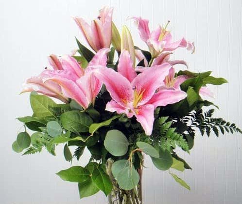 fragrant and beautiful hand selected fresh cut lilies, native to Japan and China, and cultivated today in California, are so simple, yet so elegant
